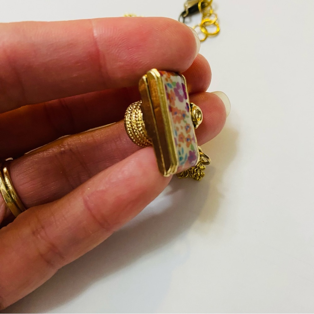 FOREVER 21 Floral Camera Necklace - Picture 7 of 8